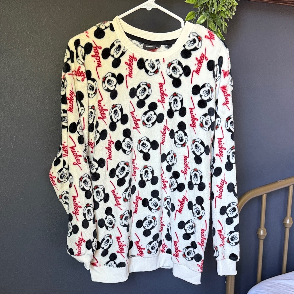Mickey Mouse Graphic Blanket Like Sweatshirt L